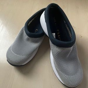 Merrell Woman’s Encore Q2 Breeze Clog White And Blue Size 9.5